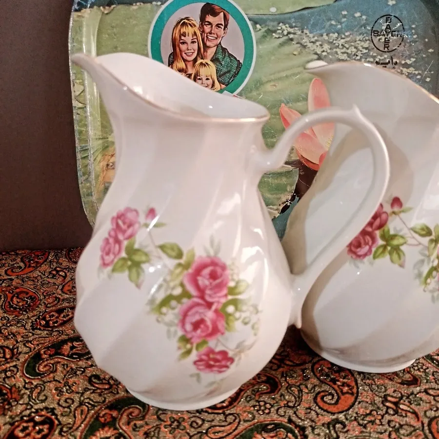 پارچ گلسرخی
