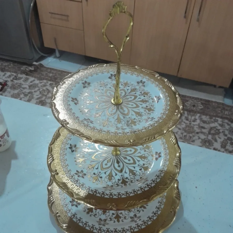 شیرینی خوری سه طبقه طلایی
