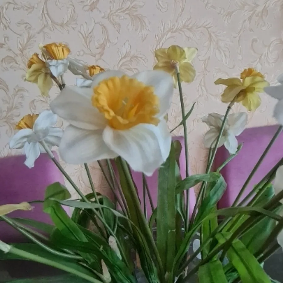 گل مصنوعی نرگس هلندی