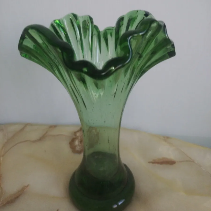 گلدان بلور قدیمی