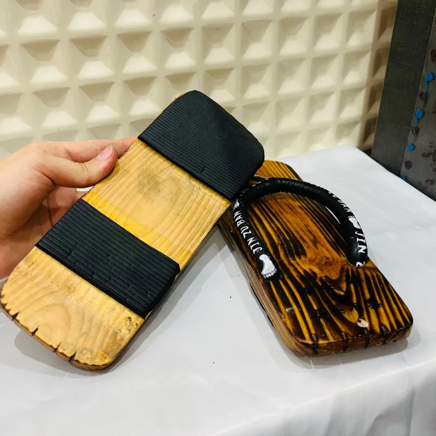 دمپایی چوبی