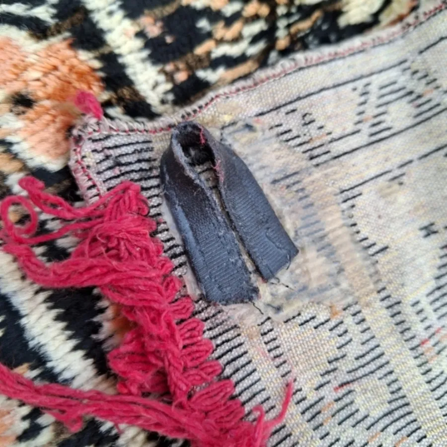 دیوار کوب بزرگ مخمل ?