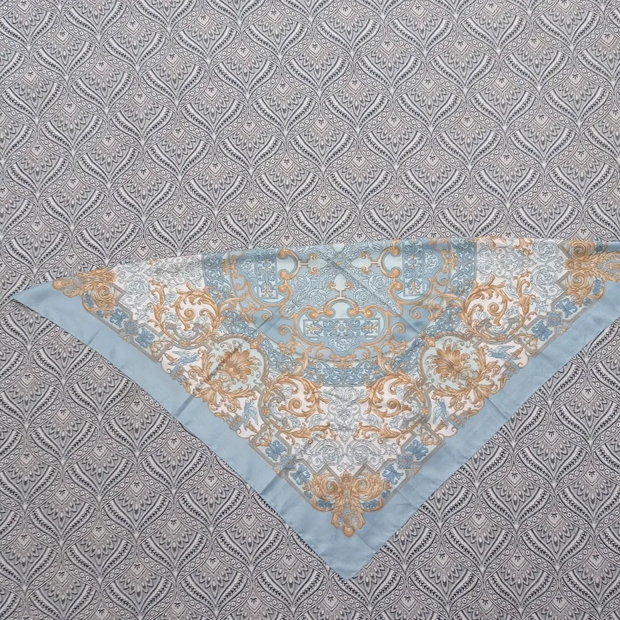 روسری ساتن