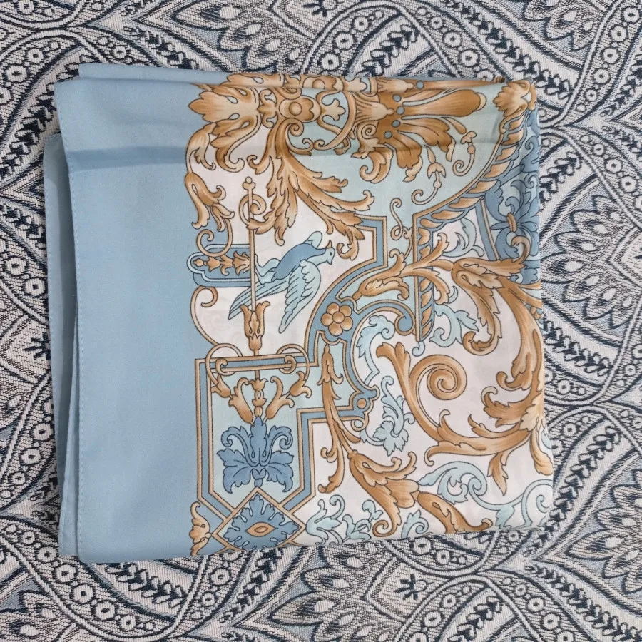 روسری ساتن