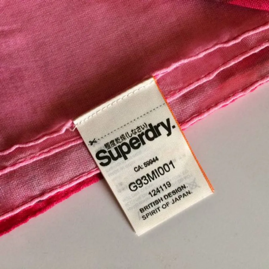 شال Superdry