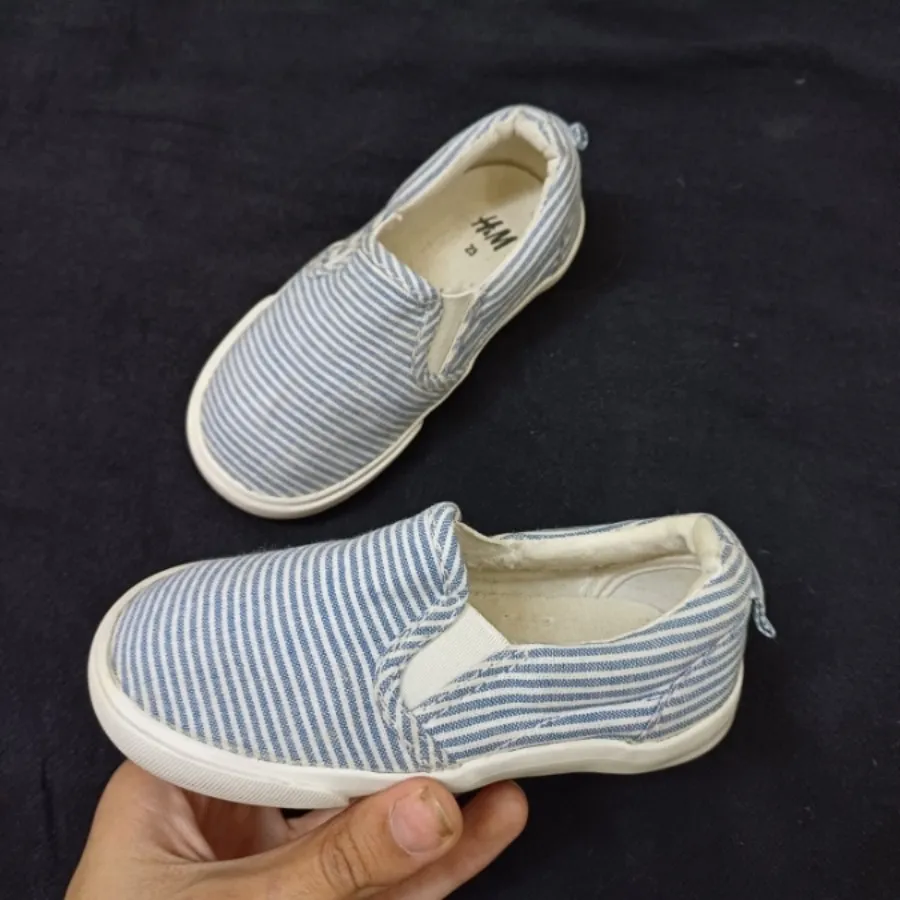 کفش بچگانه h&m سایز 23