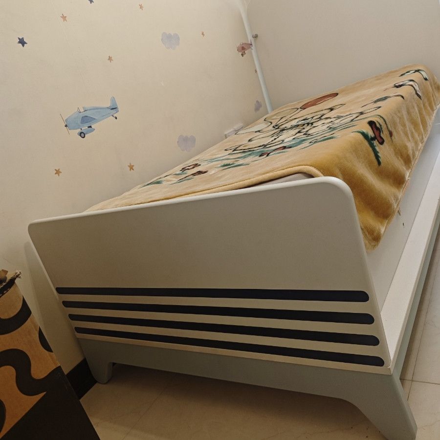 تخت نوجوان برند آپادانا
