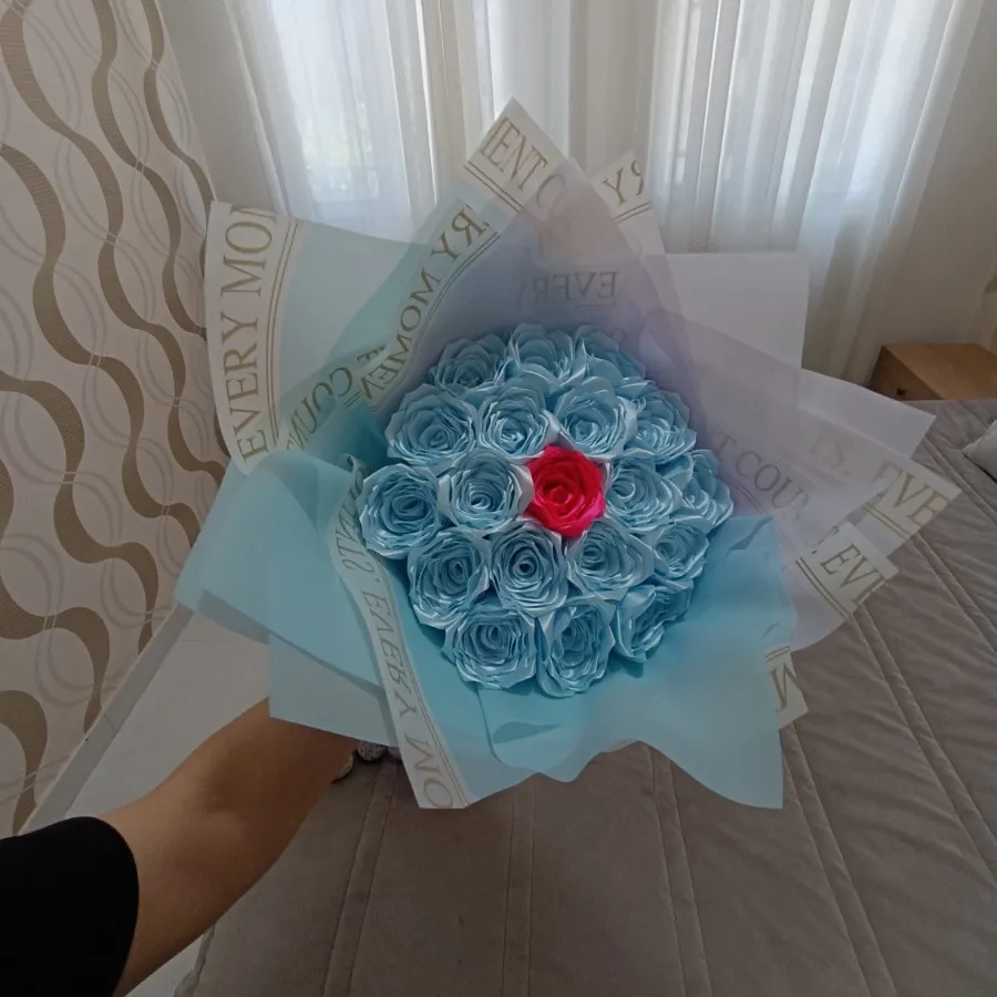 دسته گل جاودان وباکس طلقی