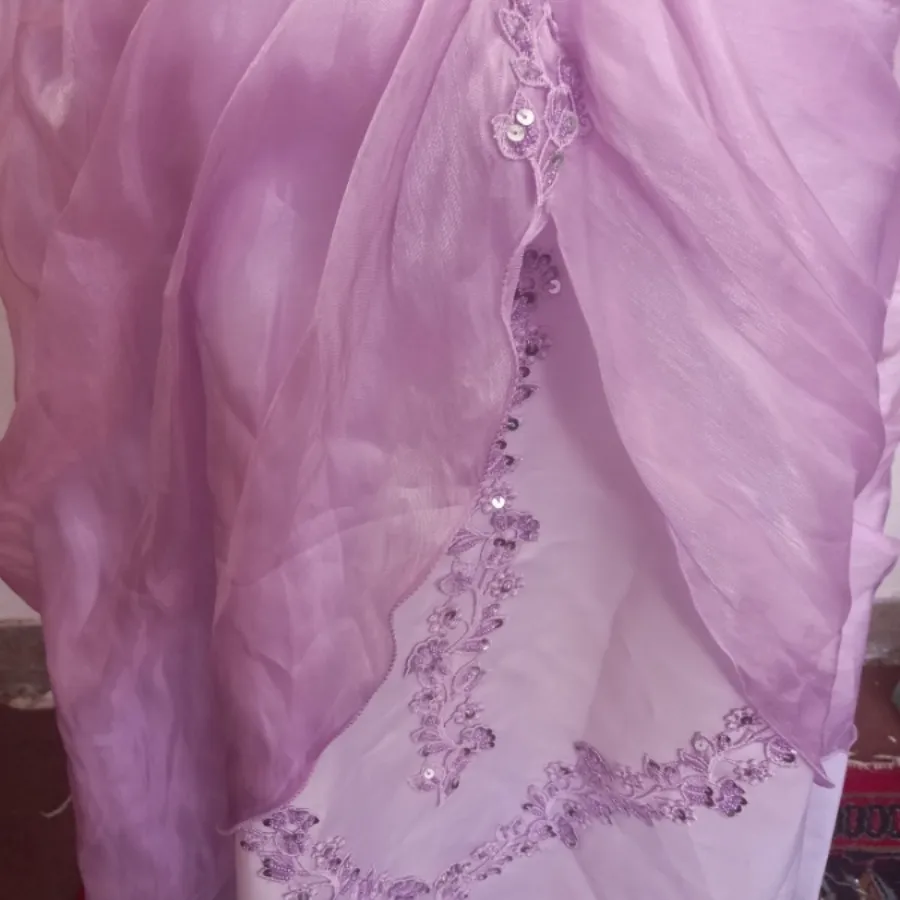 لباس مجلسی و خوش رنگ