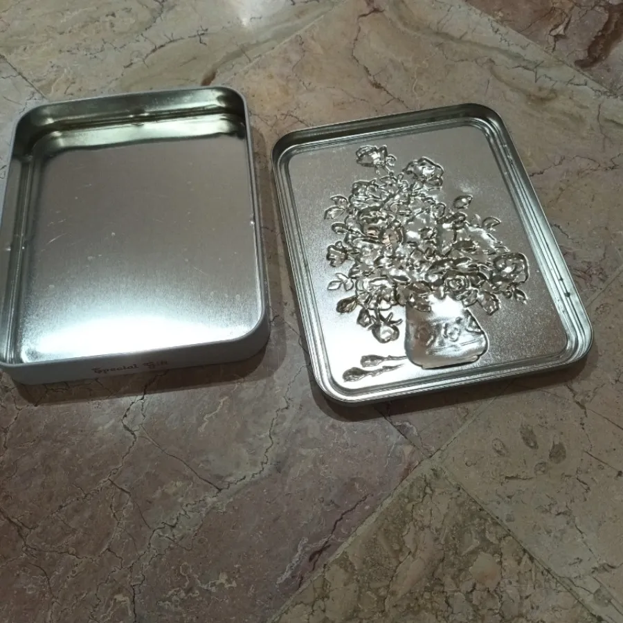 جعبه فلزی