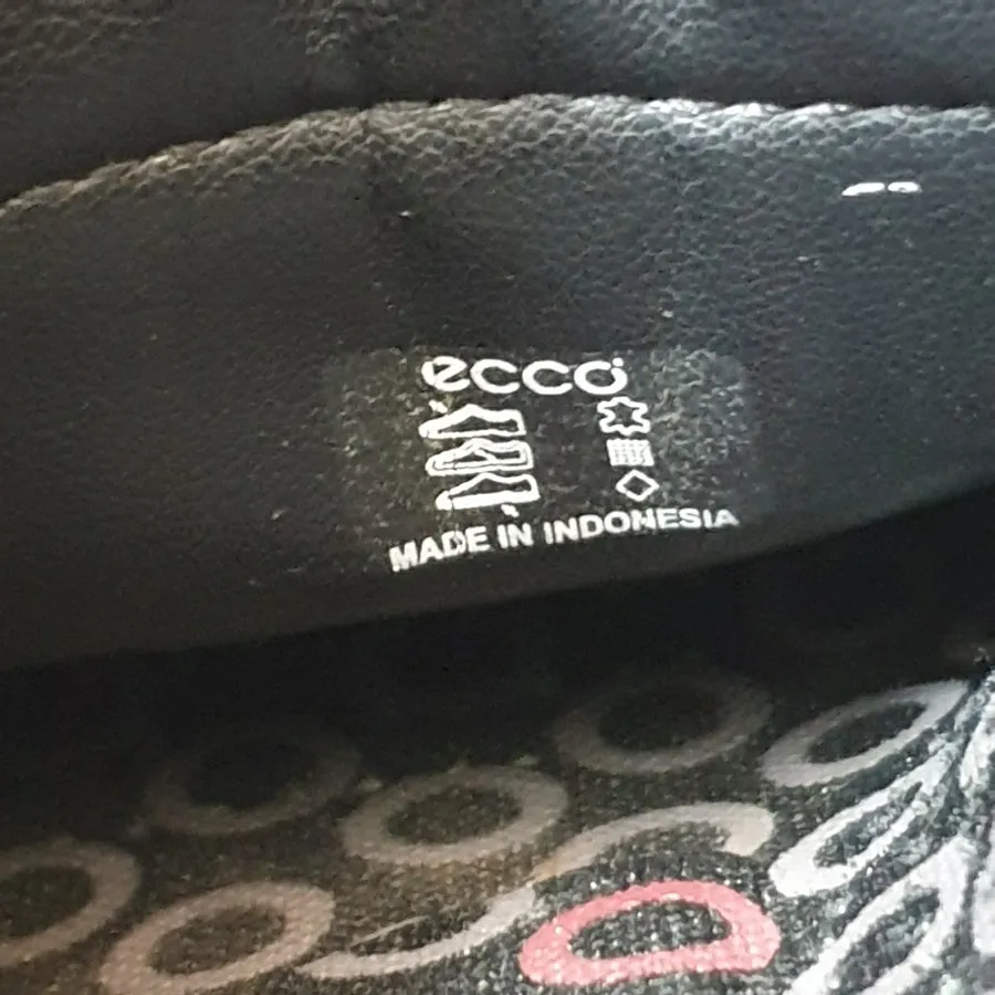 کفش زنانه راحتی اکو ecco