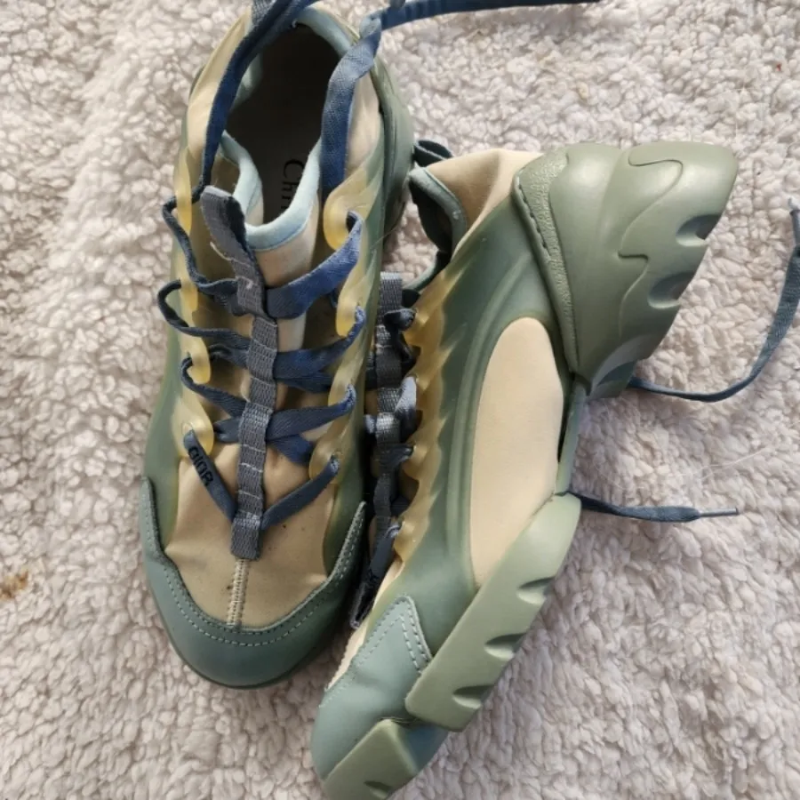 کتونی برند دیور