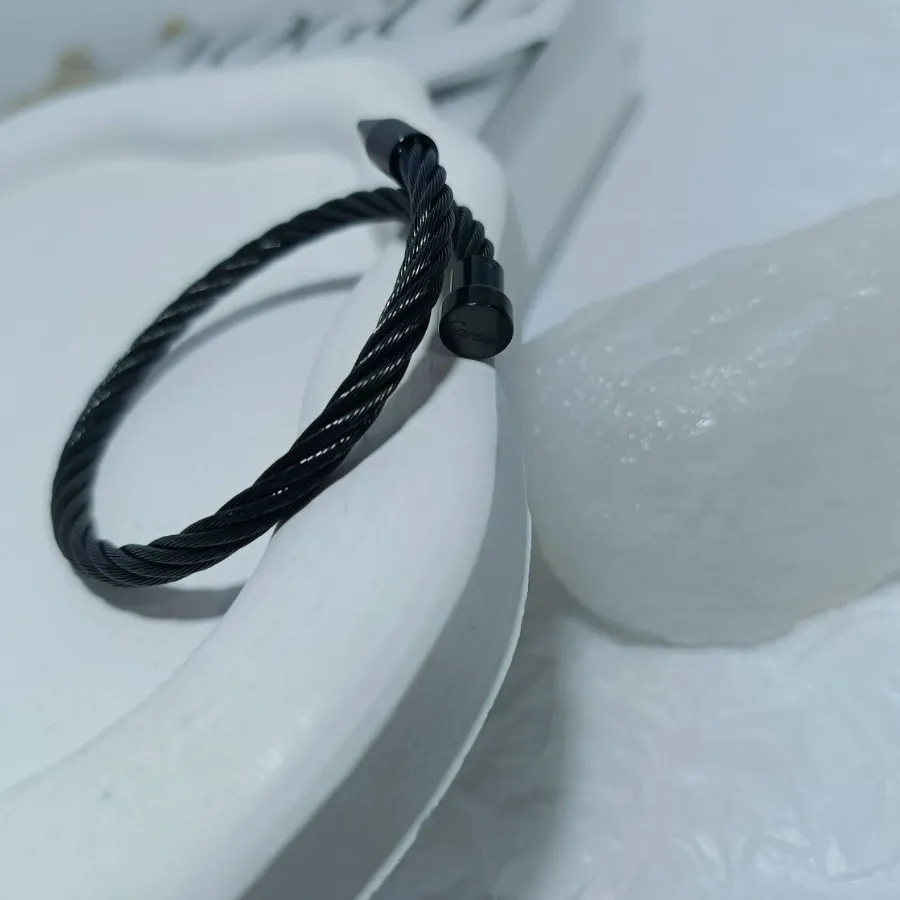 بنگل میخی مشکی