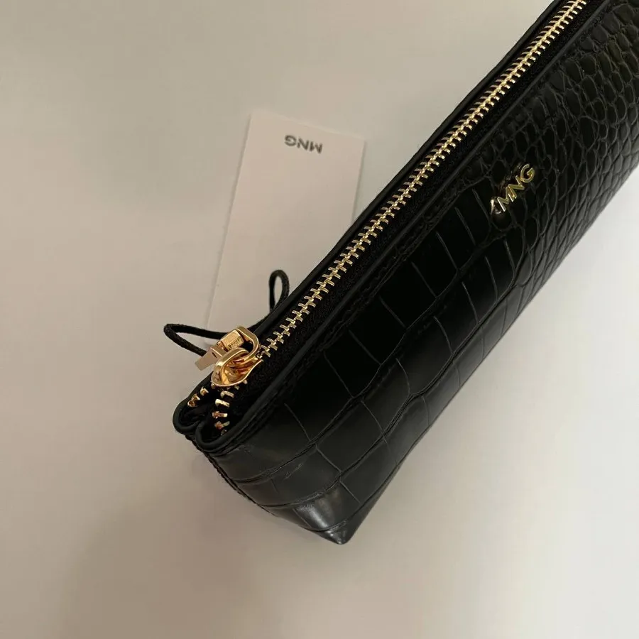 کیف آرایش Mango