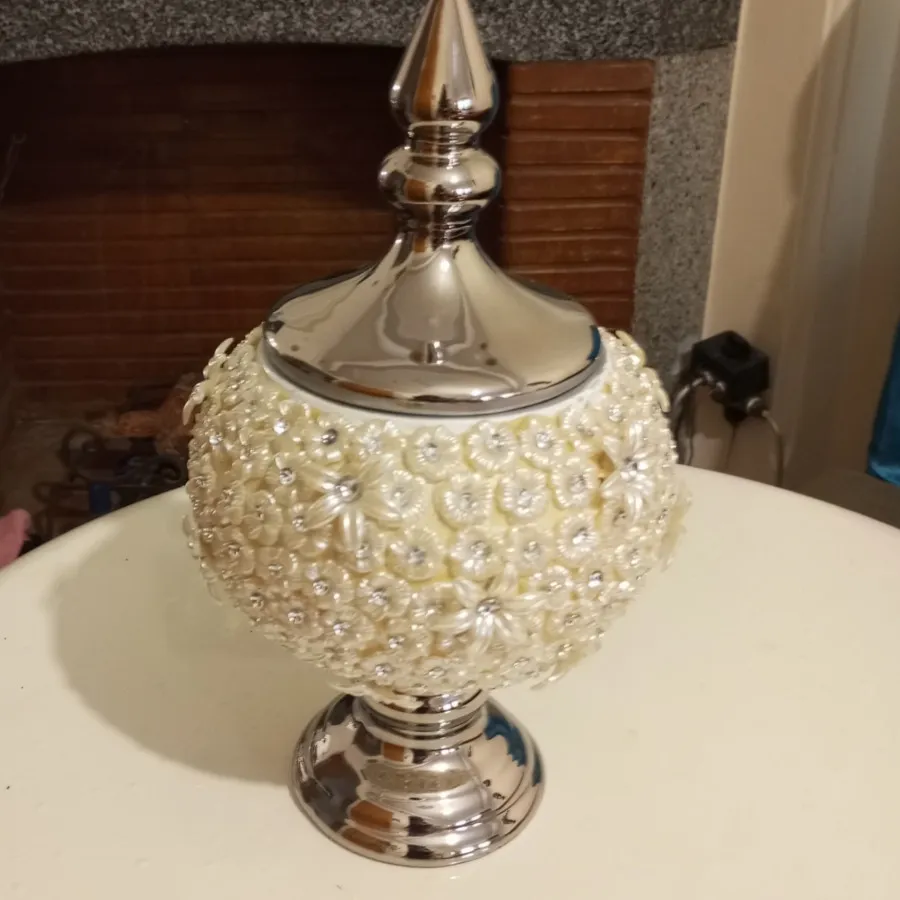 شکلات خوری مروارید