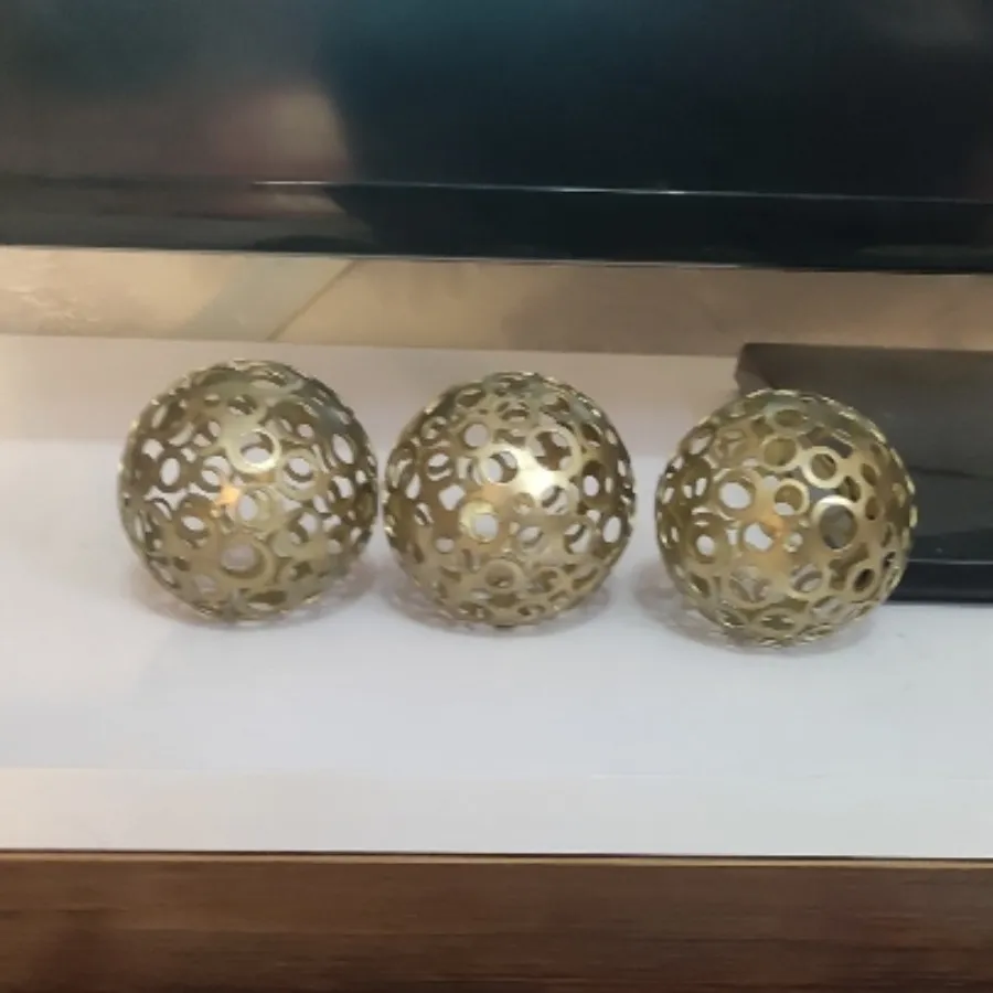 دکوری گوی فلزی دکوری