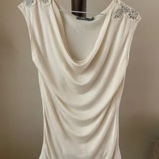 تیشرت کرم روشن