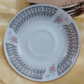 نعلبکی چینی قدیمی
