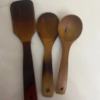 قاشق چوبی