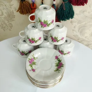 فنجان ونعلبکی گلسرخی