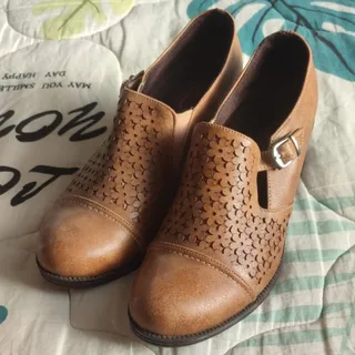 کفشه پاشنه دار چرم