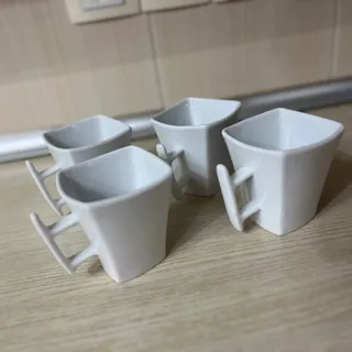 4 عدد فنجون
