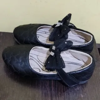 کفش بچگانه