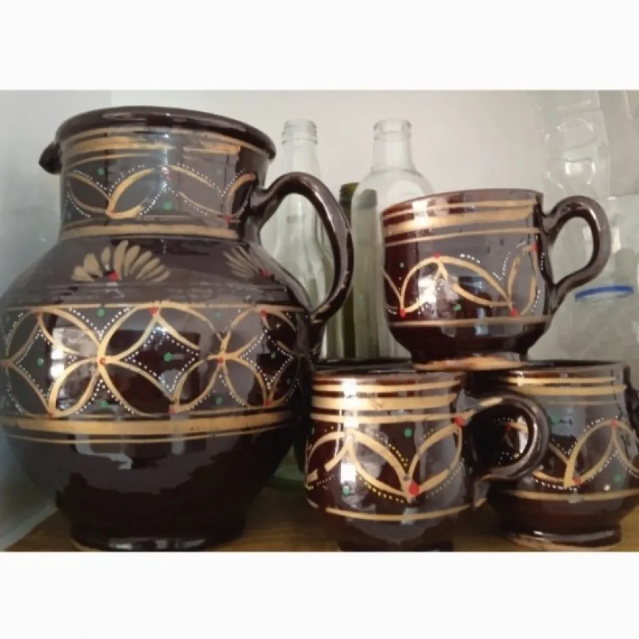 تنگ و لیوان سفالی