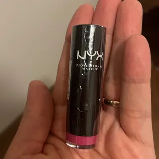 رژلب nyx