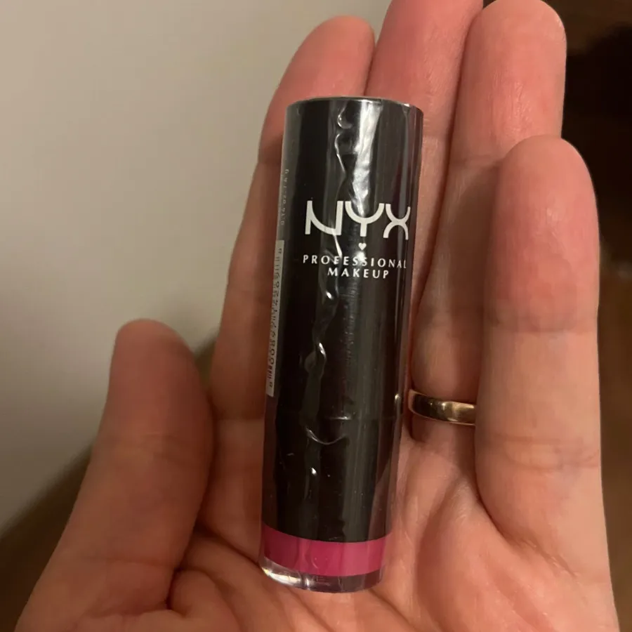 رژلب nyx