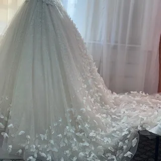 لباس عروس پروانه ای