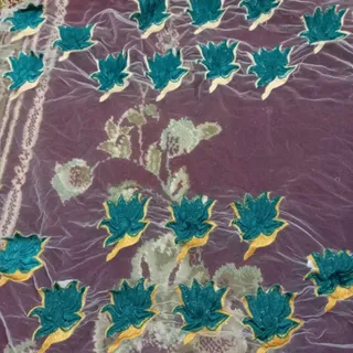 پارچه گلدوزی شده سبز
