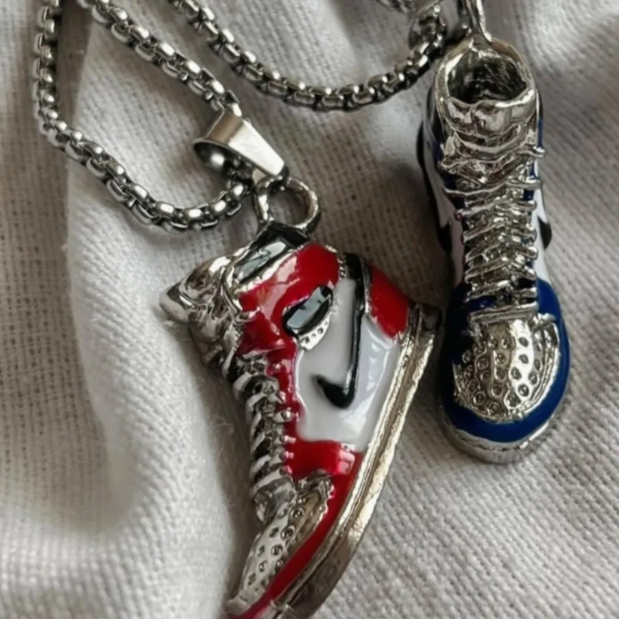 گردنبند کتونی جردن