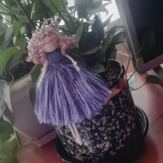 عروسک آویز