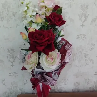 دسته گل مصنوعی
