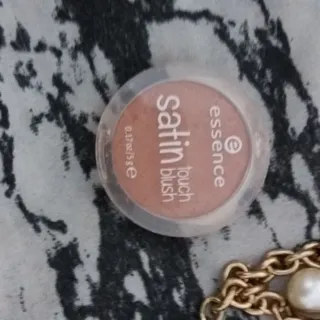 رژگونه اسنس