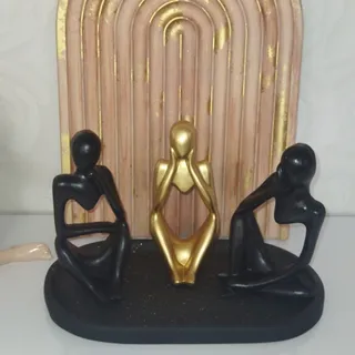 دارن به چی فک میکنن