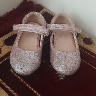 کفش عروسکی