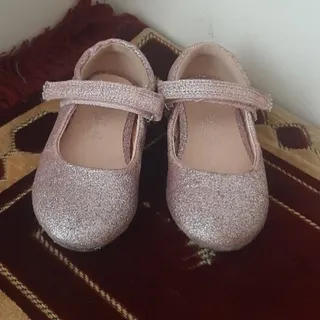 کفش عروسکی