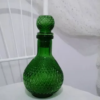 پارچ آب سبز