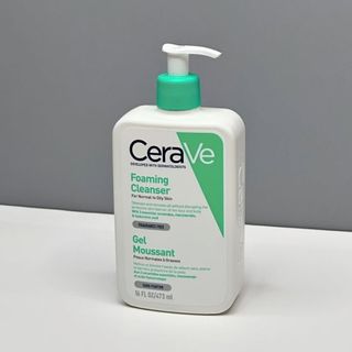 ژل شستشوی پوست چرب سراوی