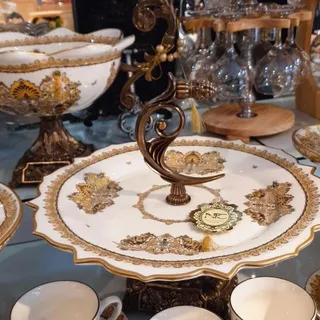 شیرینی خوری