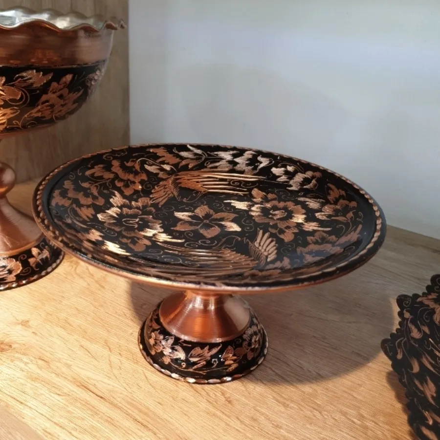 شیرینی خوری