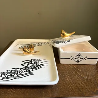 شکلات و شیرینی خوری