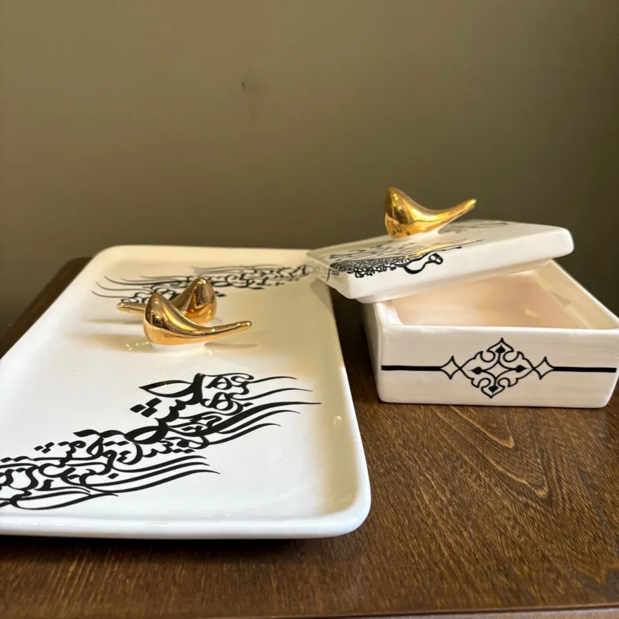 شکلات و شیرینی خوری