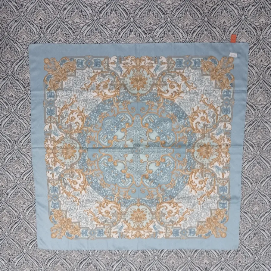 روسری ساتن