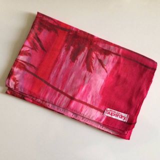 شال Superdry