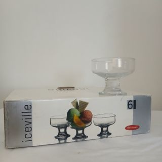 بستنی خوری