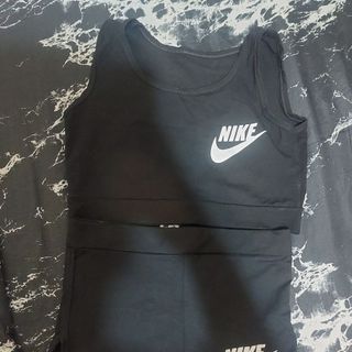 نیم تنه وشورت
