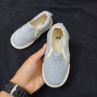 کفش بچگانه h&m سایز 23